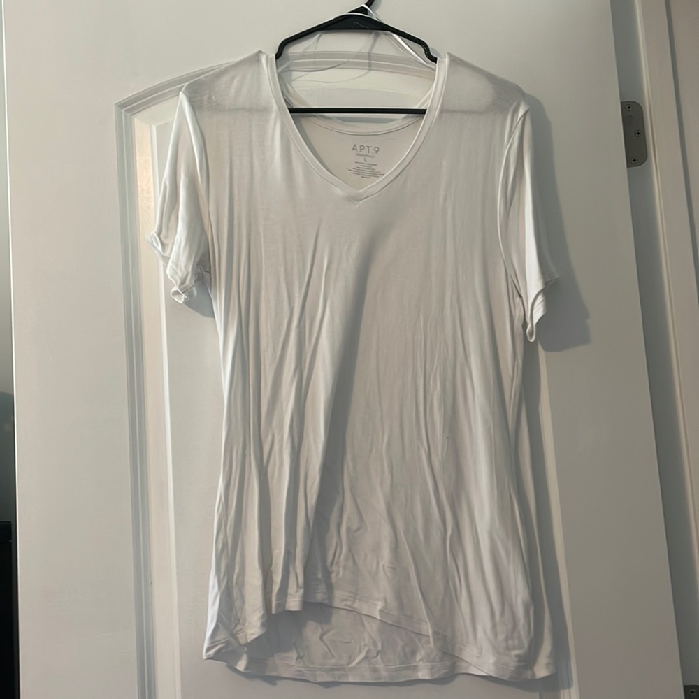 Apt 9 essentials white tee